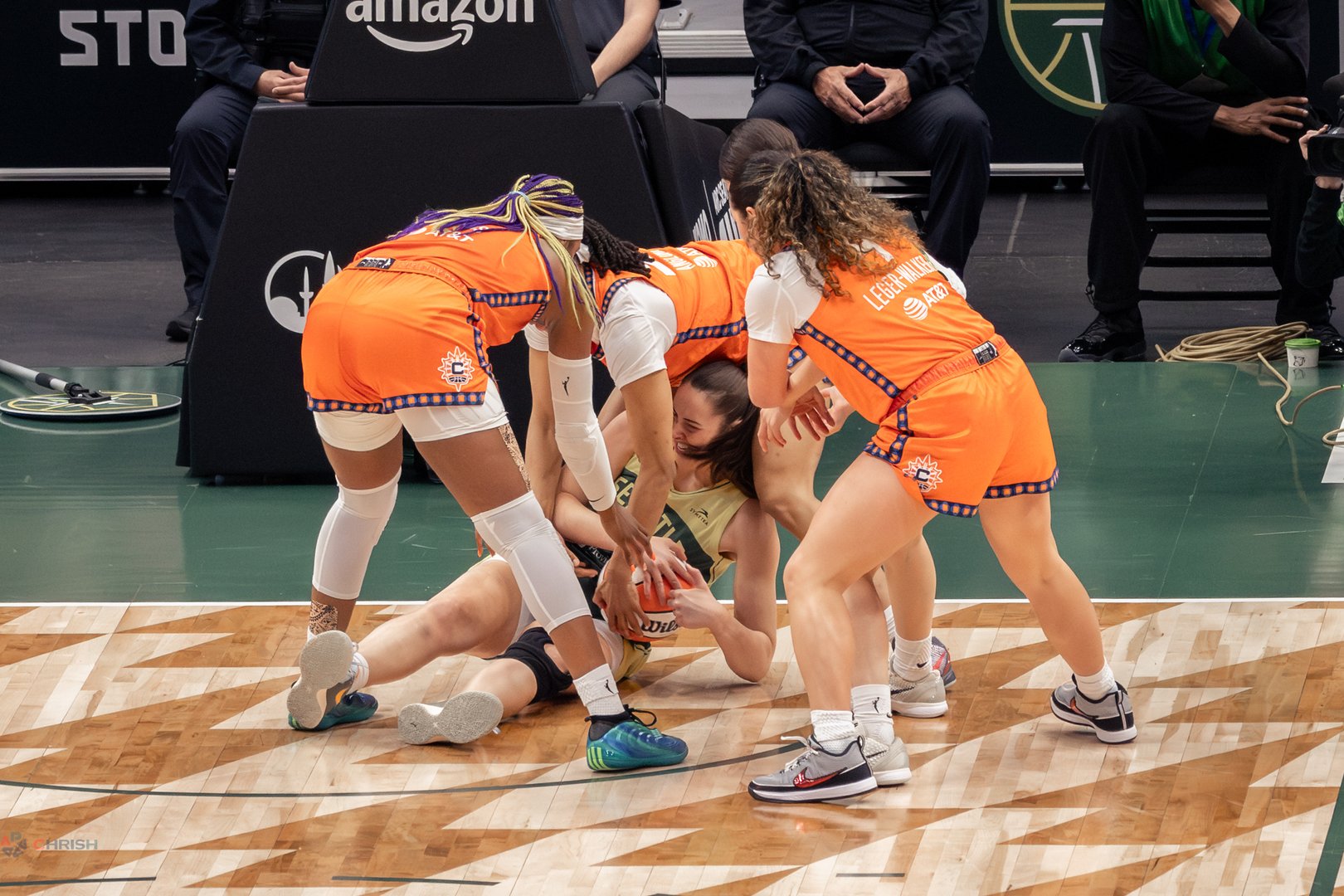 WNBA Seattle Storm VS Connecticut Sun